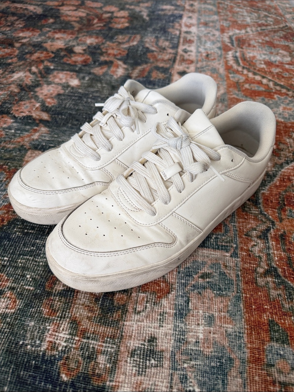 Men's Classic White Low-Top Sneakers